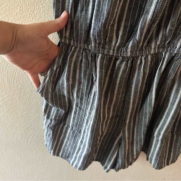 Old Navy Striped Romper Linen Blend Size Medium - Picture 5 of 9